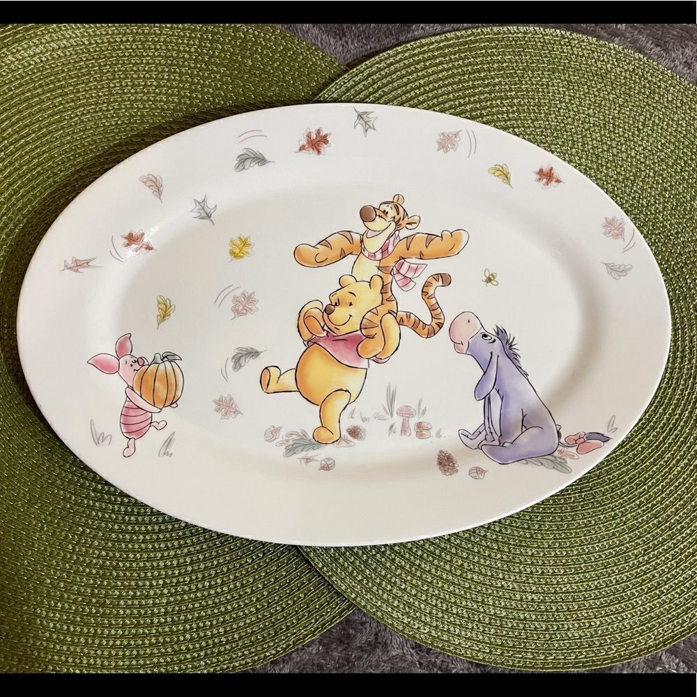 Disney Winnie the Pooh platter with pumpkins NWT - Picture 3 of 10